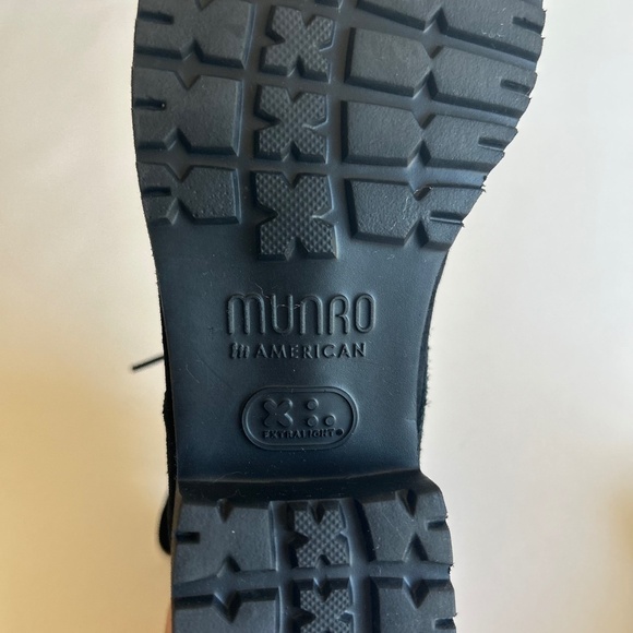 Munro Black Suede Genuine Leather Rubber Outsole Combat Boots size 6 - Picture 12 of 16